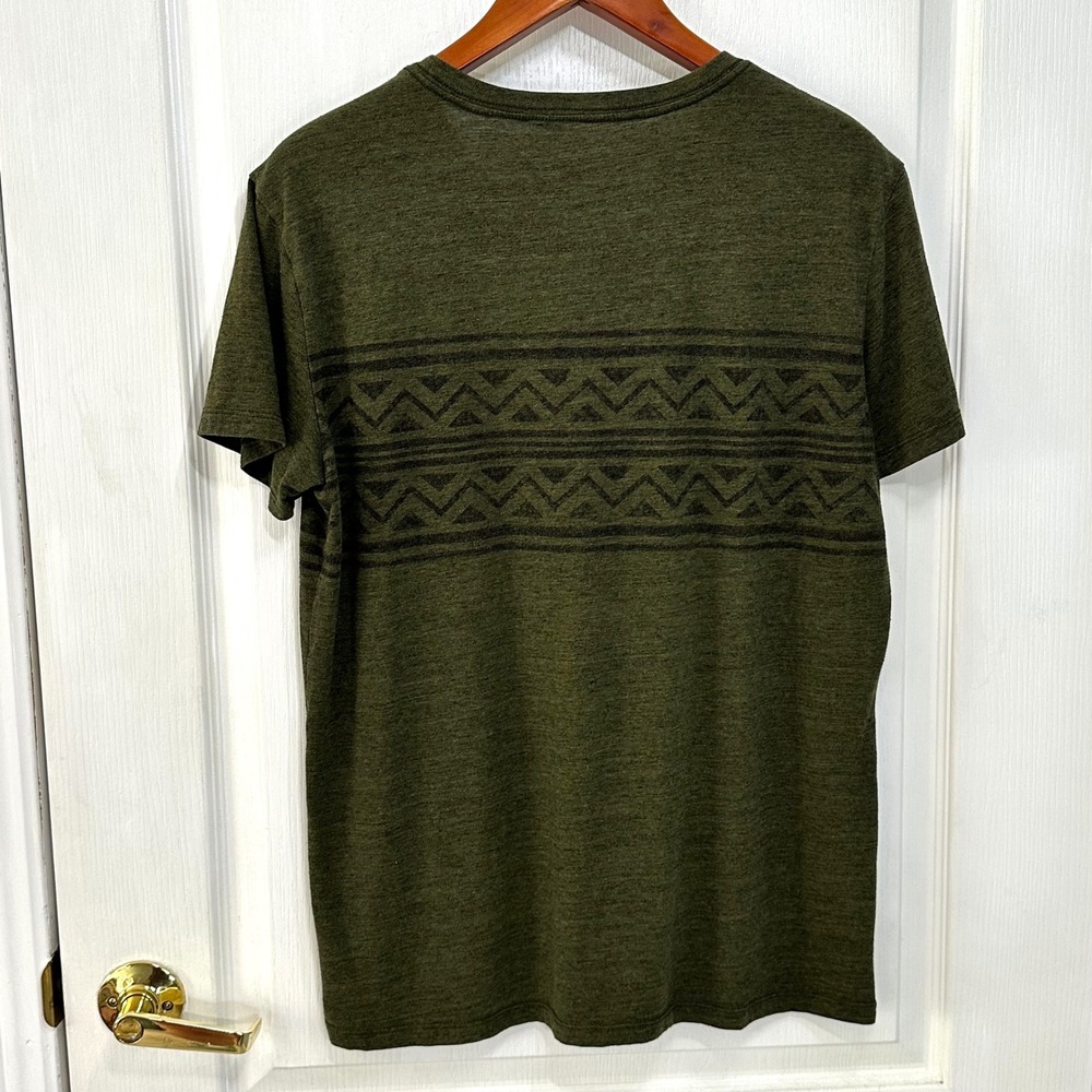 American Eagle Seriously Soft Mens Medium Olive Green Tribal Graphic T-Shirt - Picture 3 of 8